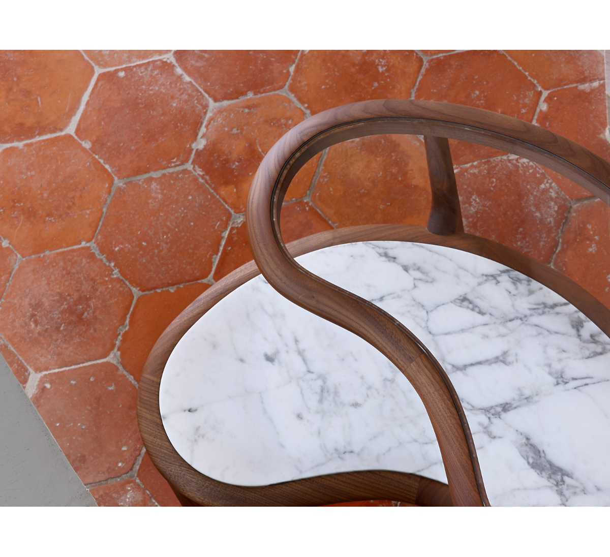 Столик FAGIOLO Right Hand Ceccotti Collezioni, стоимость 651 400 руб.  Фотография 2